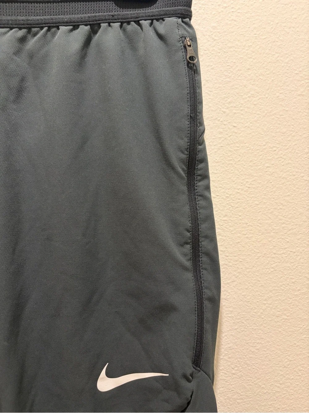 Nike Performance Training Pants - Picture 5 of 8